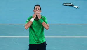 广东险完成大逆转！徐杰轰25+11，奎因27+8，杜锋昏头操作葬送好局