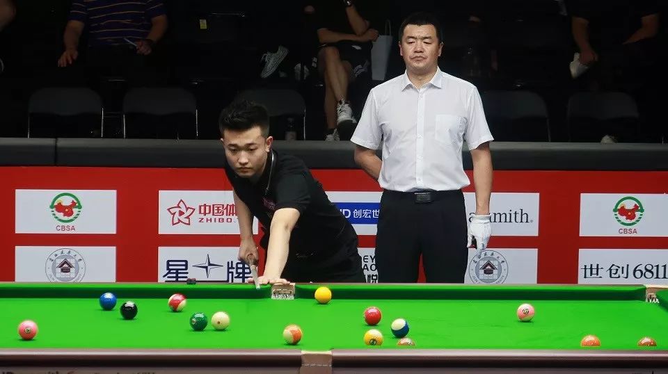 出浓厚的兴 出浓厚的兴